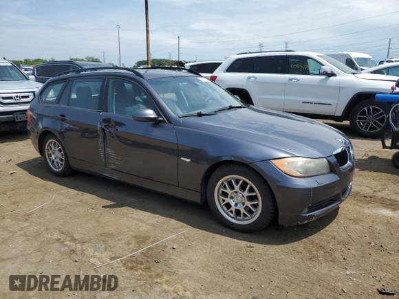 2007 BMW 3 Series 328i z VIN WBAVS13587FX15951, wystawiony jako Copart lot #61457175 z przebiegiem 153 167 mil mil oraz Czysty tytuł • Clean title. Historia ofert i sprzedaży dostępna na DreamBid. Obrazek 4.