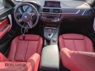 2018 BMW M2 z VIN WBS1J5C59J7B70092, wystawiony jako Copart lot #52558485 z przebiegiem 2 614 mil mil oraz Szkoda całkowita • Salvage title. Historia ofert i sprzedaży dostępna na DreamBid. Obrazek 8.