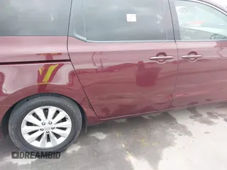 2018 Kia Sedona EX with VIN KNDMC5C10J6365710, listed as a IAAI auction lot 42206510 with Not Provided miles and . Bid and sale history available at carsss.com. Image 6.
