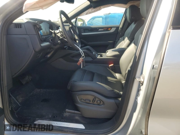 2025 Porsche Cayenne with VIN WP1BA2AY2SDA30021, listed as a Copart auction lot 61084695 with Not provided miles and Salvage title. Bid and sale history available at DreamBid. Image 7.