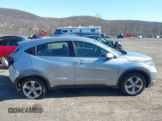 2018 Honda HR-V LX with VIN 3CZRU6H35JG700164, listed as a IAAI auction lot 41827551 with 161,594 mi miles. Bid and sale history available at carsss.com. Image 13.