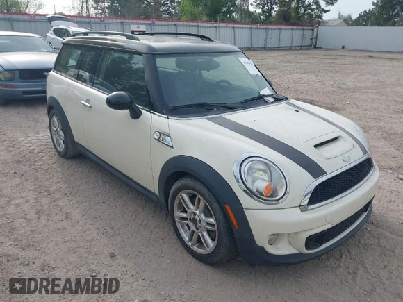 2012 MINI Clubman S z VIN WMWZG3C56CTY38335, wystawiony jako IAAI lot #41904328 z przebiegiem 46 003 mil mil oraz . Historia ofert i sprzedaży dostępna na DreamBid. Obrazek 1.