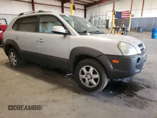 2005 Hyundai Tucson GLS with VIN KM8JN12D45U130595, listed as a Copart auction lot 79824124 with 209,287 mi miles and Salvage Title. Bid and sale history available at carsss.com. Image 4.