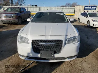 2019 Chrysler 300 Touring with VIN 2C3CCAAG4KH755497, listed as a Copart auction lot 85038514 with 82,453 mi miles and Salvage Title. Bid and sale history available at carsss.com. Image 5.