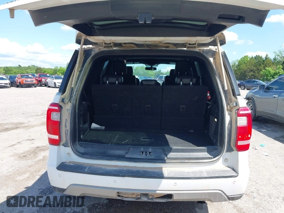 2019 Ford Expedition XLT z VIN 1FMJU1HT1KEA85882, wystawiony jako IAAI lot #42127179 z przebiegiem 110 173 mil mil oraz . Historia ofert i sprzedaży dostępna na DreamBid. Obrazek 16.