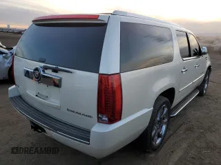 2010 Cadillac Escalade ESV Luxury z VIN 1GYUKHEF8AR102189, wystawiony jako Copart lot #82428034 z przebiegiem 163 848 mil mil oraz Szkoda całkowita • Salvage title. Historia ofert i sprzedaży dostępna na DreamBid. Obrazek 3.