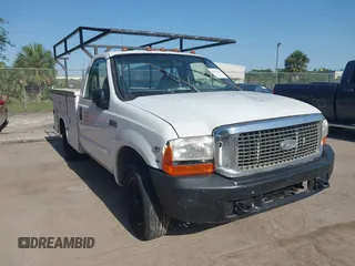 2000 Ford F-250 z VIN 1FDNF20L4YEC96760, wystawiony jako IAAI lot #42272894 z przebiegiem 246 225 mil mil oraz . Historia ofert i sprzedaży dostępna na DreamBid. Obrazek 1.