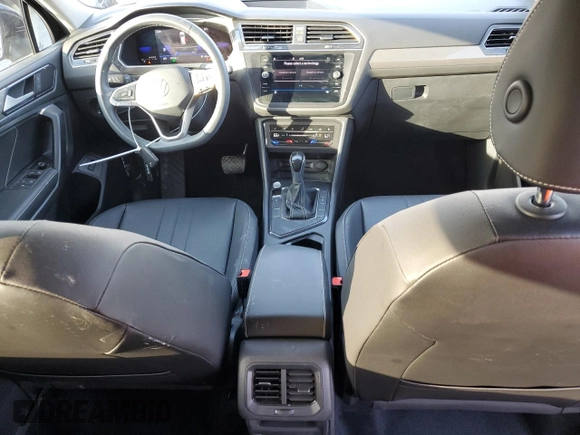 2022 Volkswagen Tiguan SE with VIN 3VV3B7AX2NM026049, listed as a Copart auction lot 43441145 with 27,816 mi miles and Salvage Title. Bid and sale history available at DreamBid. Image 8.