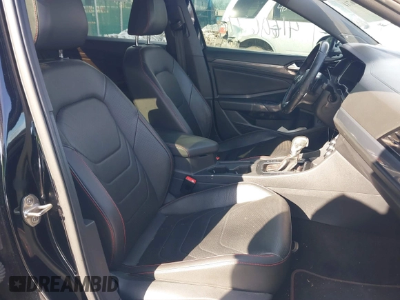 2019 Volkswagen Jetta GLI S z VIN 3VW6T7BU5KM240619, wystawiony jako IAAI lot #41606714 z przebiegiem 86 557 mil mil oraz . Historia ofert i sprzedaży dostępna na DreamBid. Obrazek 5.