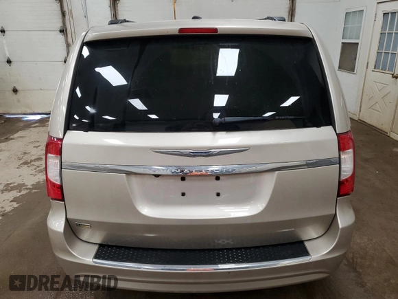 2014 Chrysler Town & Country Touring z VIN 2C4RC1BGXER221391, wystawiony jako Copart lot #56308745 z przebiegiem Nie podano mil oraz Czysty tytuł • Clean title. Historia ofert i sprzedaży dostępna na DreamBid. Obrazek 6.