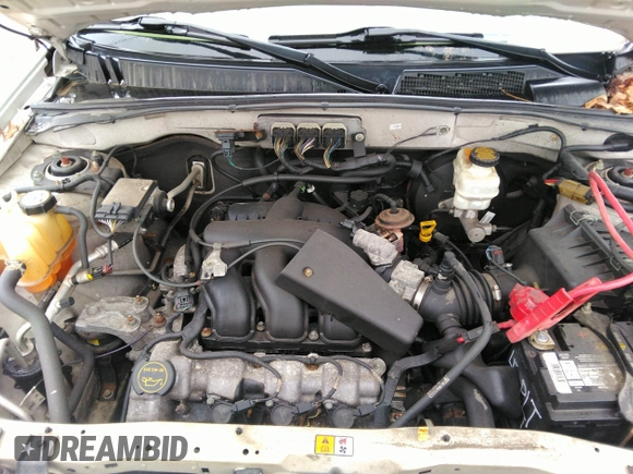2008 Ford Escape Limited with VIN 1FMCU94108KB33832, listed as a IAAI auction lot 36684133 with 199,192 mi miles. Bid and sale history available at carsss.com. Image 10.