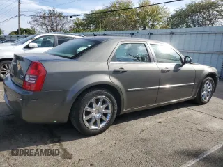 2008 Chrysler 300 Touring with VIN 2C3LA53G78H160422, listed as a Copart auction lot 71294064 with 114,048 mi miles and Salvage Title. Bid and sale history available at carsss.com. Image 3.