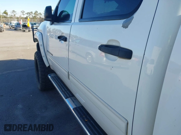 2010 Chevrolet Silverado 1500 with VIN 3GCXKSE27AG175213, listed as a IAAI auction lot 41622417 with 247,053 mi miles and . Bid and sale history available at DreamBid. Image 17.