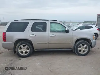 2008 Chevrolet Tahoe LTZ с VIN 1GNFK13028J228178, выставлен на аукционе IAAI как лот 42333269 с пробегом 196 714 миль миль и . История ставок и продаж доступна на DreamBid. Изображение 13.