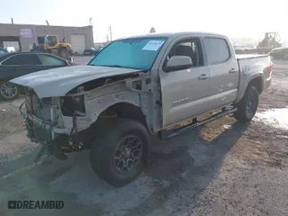 2017 Toyota Tacoma SR5 with VIN 3TMCZ5AN9HM085388, listed as a IAAI auction lot 41118155 with 113,998 mi miles. Bid and sale history available at carsss.com. Image 2.
