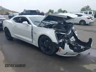 2021 Chevrolet Camaro 3LT z VIN 1G1FD1RS9M0136909, wystawiony jako IAAI lot #42136287 z przebiegiem 50 563 mil mil oraz . Historia ofert i sprzedaży dostępna na DreamBid. Obrazek 1.