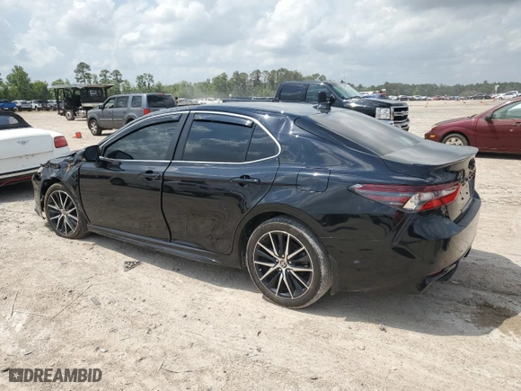 2024 Toyota Camry SE with VIN 4T1T11AK4RU889578, listed as a Copart auction lot 54047385 with 26,991 mi miles and Salvage Title. Bid and sale history available at carsss.com. Image 2.