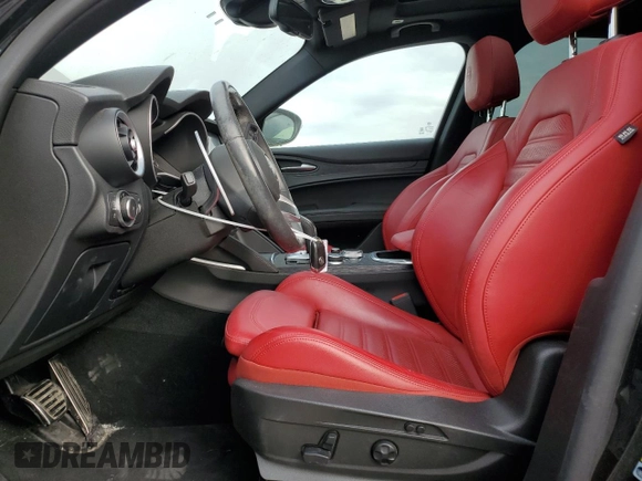 2022 Alfa Romeo Stelvio Sprint z VIN ZASPAKAN8N7D24823, wystawiony jako Copart lot #77384454 z przebiegiem 45 377 mil mil oraz Szkody całkowita. Historia ofert i sprzedaży dostępna na DreamBid. Obrazek 7.