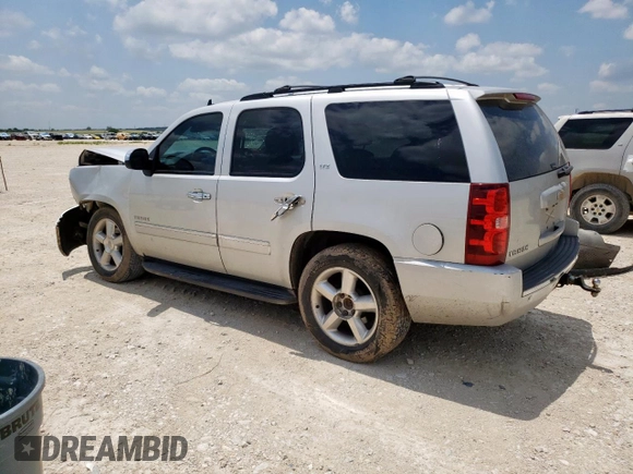 2010 Chevrolet Tahoe LTZ z VIN 1GNUCCE02AR183523, wystawiony jako Copart lot #59524985 z przebiegiem 197 580 mil mil oraz Szkoda całkowita • Salvage title. Historia ofert i sprzedaży dostępna na DreamBid. Obrazek 2.
