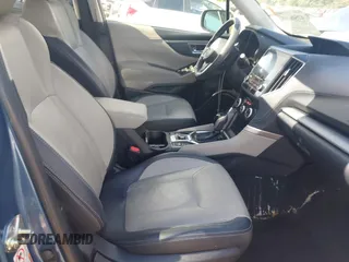 2019 Subaru Forester Limited with VIN JF2SKAUC9KH593747, listed as a IAAI auction lot 42509218 with 76,979 mi miles and . Bid and sale history available at DreamBid. Image 5.