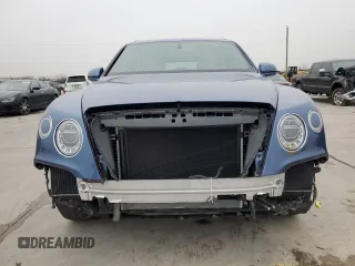 2019 Bentley Bentayga V8 z VIN SJAAM2ZV5KC024865, wystawiony jako Copart lot #42869533 z przebiegiem 23 687 mil mil oraz . Historia ofert i sprzedaży dostępna na DreamBid. Obrazek 5.