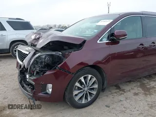 2017 Kia Sedona EX with VIN KNDMC5C11H6278098, listed as a IAAI auction lot 41581577 with 98,748 mi miles. Bid and sale history available at carsss.com. Image 6.
