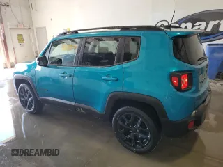2022 Jeep Renegade Altitude z VIN ZACNJDE1XNPN73059, wystawiony jako Copart lot #56214685 z przebiegiem 56 666 mil mil oraz Szkoda całkowita • Salvage title. Historia ofert i sprzedaży dostępna na DreamBid. Obrazek 2.