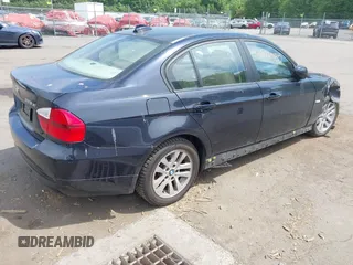 2007 BMW 3 Series 328xi with VIN WBAVC93527KX56871, listed as a IAAI auction lot 42622580 with 164,047 mi miles and . Bid and sale history available at DreamBid. Image 4.