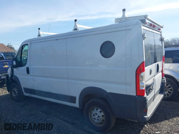 2014 Ram ProMaster Cargo z VIN 3C6TRVAG2EE101011, wystawiony jako IAAI lot #42068141 z przebiegiem Nie podano mil oraz . Historia ofert i sprzedaży dostępna na DreamBid. Obrazek 3.