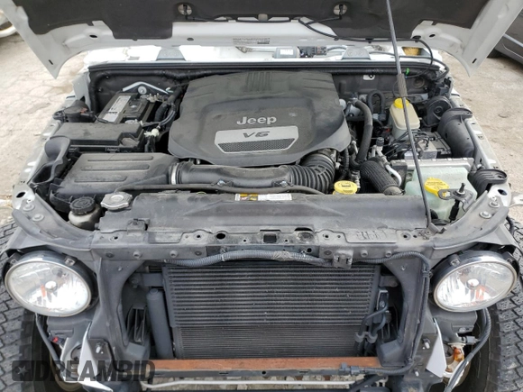2014 Jeep Wrangler Unlimited Sahara with VIN 1C4BJWEGXEL129190, listed as a Copart auction lot 80462884 with 75,766 mi miles and Non Repairable. Bid and sale history available at carsss.com. Image 12.