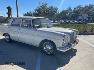 1964 Mercedes-Benz 190 z VIN 190D132340, wystawiony jako Copart lot #88296815 z przebiegiem Nie podano mil oraz Tytuł czysty. Historia ofert i sprzedaży dostępna na DreamBid. Obrazek 1.
