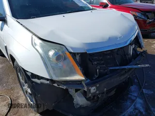 2014 Cadillac SRX Performance Collection with VIN 3GYFNCE31ES646075, listed as a IAAI auction lot 41856378 with 172,379 mi miles. Bid and sale history available at carsss.com. Image 6.