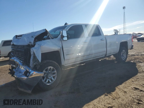 2019 Chevrolet Silverado 3500HD LTZ z VIN 1GC4KXCY0KF276409, wystawiony jako Copart lot #88408515 z przebiegiem 125 787 mil mil oraz Szkody całkowita. Historia ofert i sprzedaży dostępna na DreamBid. Obrazek 1.