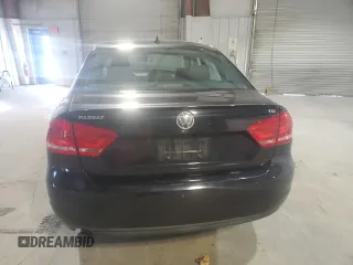 2014 Volkswagen Passat Wolfsburg Edition z VIN 1VWAT7A36EC081263, wystawiony jako Copart lot #52681045 z przebiegiem 114 333 mil mil oraz Czysty tytuł • Clean title. Historia ofert i sprzedaży dostępna na DreamBid. Obrazek 6.