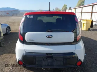 2016 Kia Soul + z VIN KNDJP3A55G7252937, wystawiony jako IAAI lot #42130432 z przebiegiem 70 421 mil mil oraz . Historia ofert i sprzedaży dostępna na DreamBid. Obrazek 16.