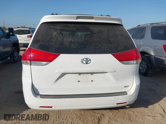 2011 Toyota Sienna XLE AAS with VIN 5TDYK3DC3BS146461, listed as a IAAI auction lot 41829779 with 183,027 mi miles. Bid and sale history available at carsss.com. Image 16.