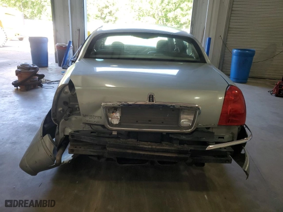 2007 Lincoln Town Car Signature Limited with VIN 1LNHM82VX7Y632445, listed as a Copart auction lot 50811845 with 197,104 mi miles and Salvage Title. Bid and sale history available at carsss.com. Image 6.