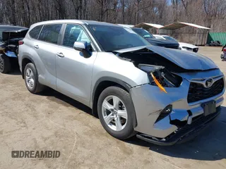 2023 Toyota Highlander L z VIN 5TDKDRBH3PS031092, wystawiony jako IAAI lot #41773665 z przebiegiem 21 581 mil mil oraz . Historia ofert i sprzedaży dostępna na DreamBid. Obrazek 1.