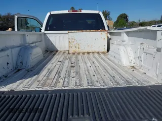 2004 Chevrolet Silverado 2500 z VIN 1GBHC24U64E349020, wystawiony jako IAAI lot #41840530 z przebiegiem 341 184 mil mil oraz . Historia ofert i sprzedaży dostępna na DreamBid. Obrazek 12.