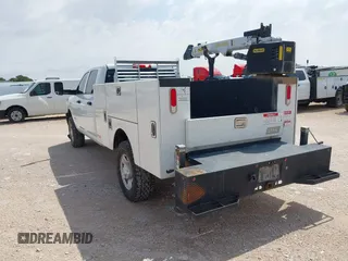 2022 Ram 2500 Tradesman with VIN 3C6UR5HJ8NG366140, listed as a IAAI auction lot 42468290 with 51,581 mi miles and . Bid and sale history available at DreamBid. Image 3.