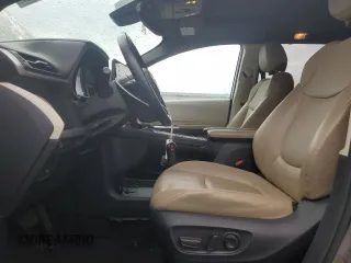 2021 Toyota Sienna XLE z VIN 5TDJRKEC7MS049563, wystawiony jako Copart lot #53114495 z przebiegiem 130 357 mil mil oraz Szkoda całkowita • Salvage title. Historia ofert i sprzedaży dostępna na DreamBid. Obrazek 7.