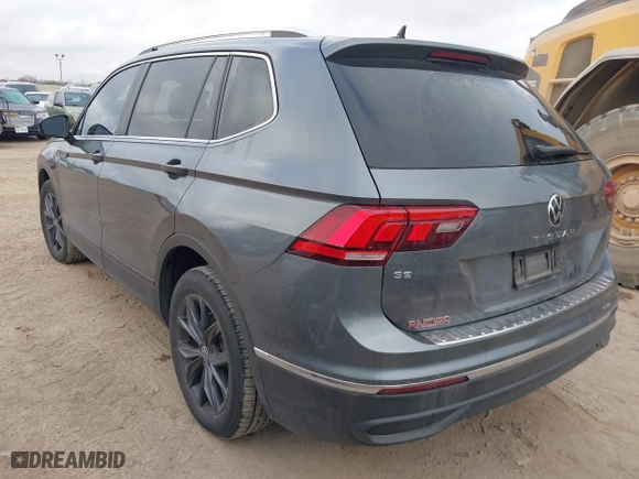 2022 Volkswagen Tiguan SE with VIN 3VV3B7AX6NM138286, listed as a IAAI auction lot 41642157 with 34,096 mi miles. Bid and sale history available at carsss.com. Image 3.