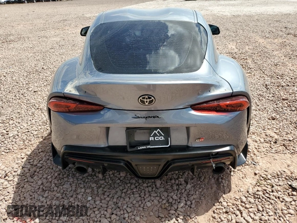 2021 Toyota Supra 3.0 z VIN WZ1DB0C02MW035473, wystawiony jako Copart lot #52582315 z przebiegiem Nie podano mil oraz Szkoda całkowita • Salvage title. Historia ofert i sprzedaży dostępna na DreamBid. Obrazek 10.
