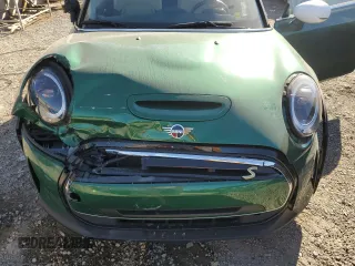 2022 MINI Hardtop Cooper SE with VIN WMW13DJ01N2R00366, listed as a Copart auction lot 81752854 with Not provided miles and Non repairable. Bid and sale history available at DreamBid. Image 11.