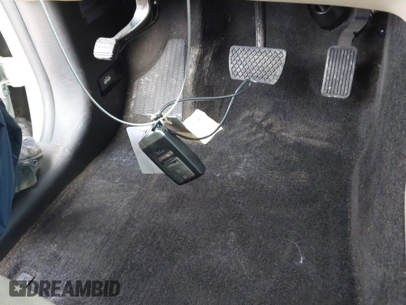 2014 Acura MDX with VIN 5FRYD3H25EB016572, listed as a IAAI auction lot 41924701 with 121,346 mi miles and . Bid and sale history available at DreamBid. Image 11.