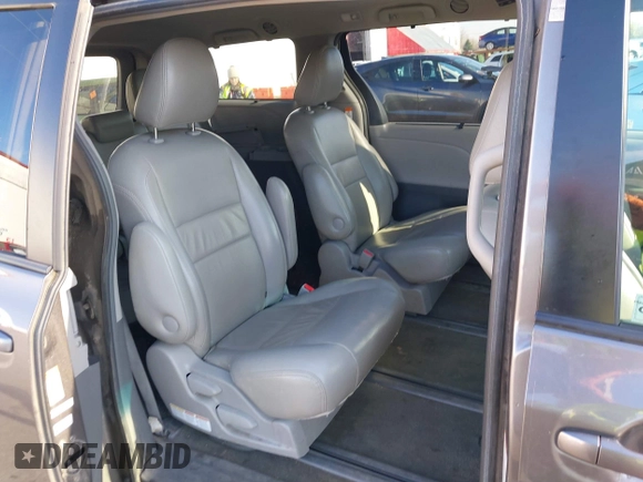 2017 Toyota Sienna LE with VIN 5TDJZ3DC2HS154993, listed as a IAAI auction lot 41372165 with 151,300 mi miles. Bid and sale history available at carsss.com. Image 8.