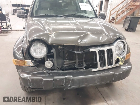 2006 Jeep Liberty Limited z VIN 1J4GL58K56W290180, wystawiony jako IAAI lot #42359344 z przebiegiem 171 635 mil mil oraz . Historia ofert i sprzedaży dostępna na DreamBid. Obrazek 6.