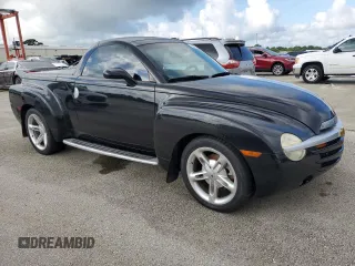 2003 Chevrolet SSR LS z VIN 1GCES14P73B101557, wystawiony jako Copart lot #73679984 z przebiegiem 107 554 mil mil oraz Szkody całkowita. Historia ofert i sprzedaży dostępna na DreamBid. Obrazek 4.
