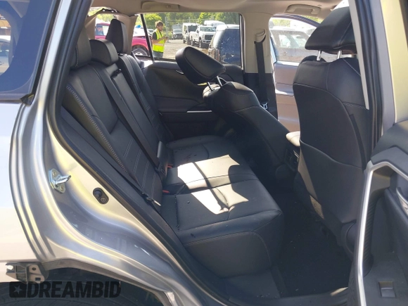 2024 Toyota RAV4 XLE Premium z VIN 2T3A1RFV2RC461798, wystawiony jako IAAI lot #42556671 z przebiegiem 14 319 mil mil oraz . Historia ofert i sprzedaży dostępna na DreamBid. Obrazek 8.