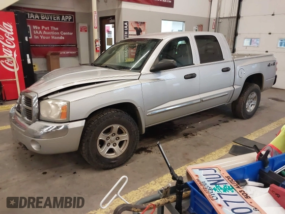 2005 Dodge Dakota Laramie with VIN 1D7HW58N75S188127, listed as a IAAI auction lot 41209206 with 117,480 mi miles and . Bid and sale history available at DreamBid. Image 18.